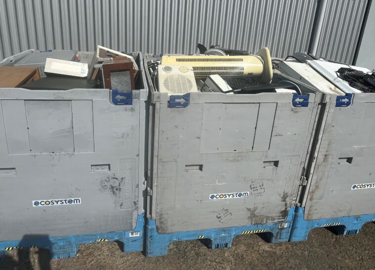 Une partie des déchets électroniques récupérés lors de la collecte organisée par Nantes MétropoleVertou.